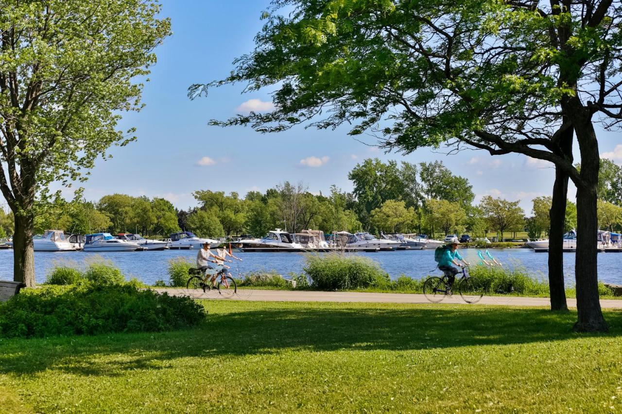Free Parking In Beautiful Lachine Montréal Exteriör bild
